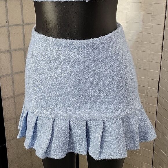 BRAND NEW WOVEN TWEED BLAZER FEATURING A CROPPED LENGTH, NOTCHED LABELS SETS - Picture 6 of 16